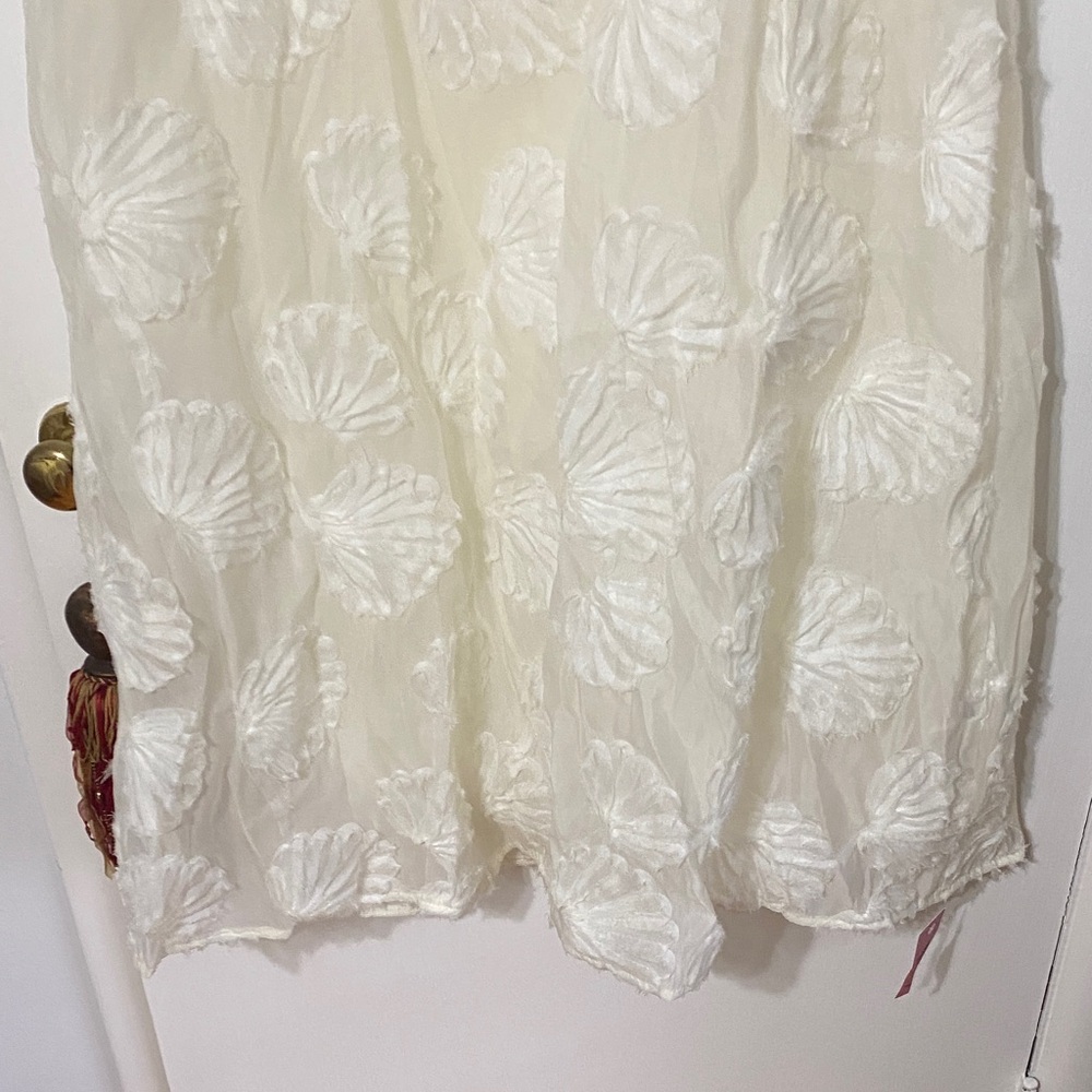 PrettyLittleThing Cream Shell Pattern Maxi Skirt … - image 6